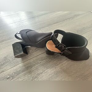 Donald Pliner open-toe heel